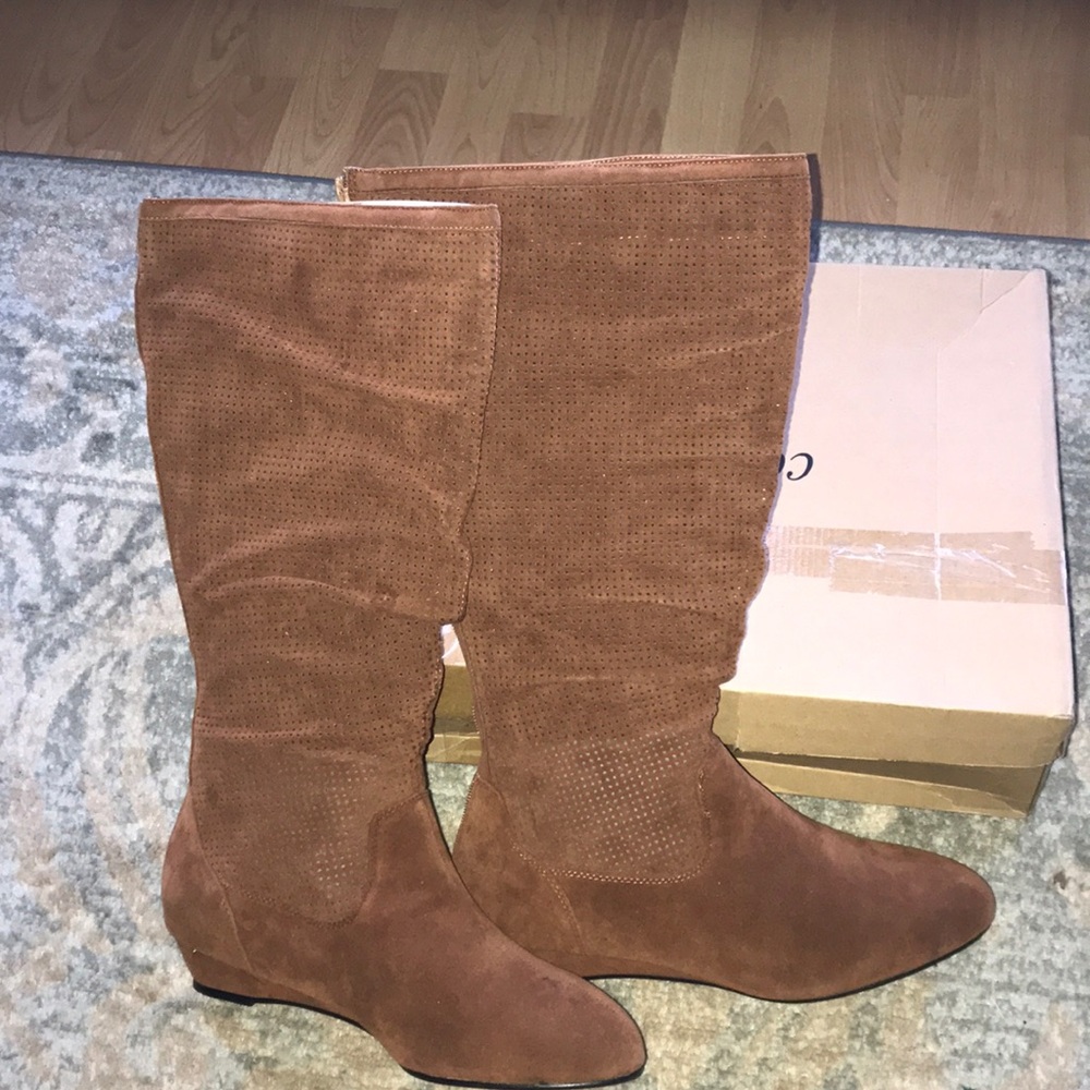 Jessica London, Comfortview boots